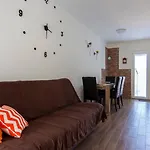 شقة With Wifi Njivice, Krk - 21713 *