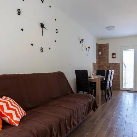 Apartment With Wifi Njivice, Krk - 21713 *